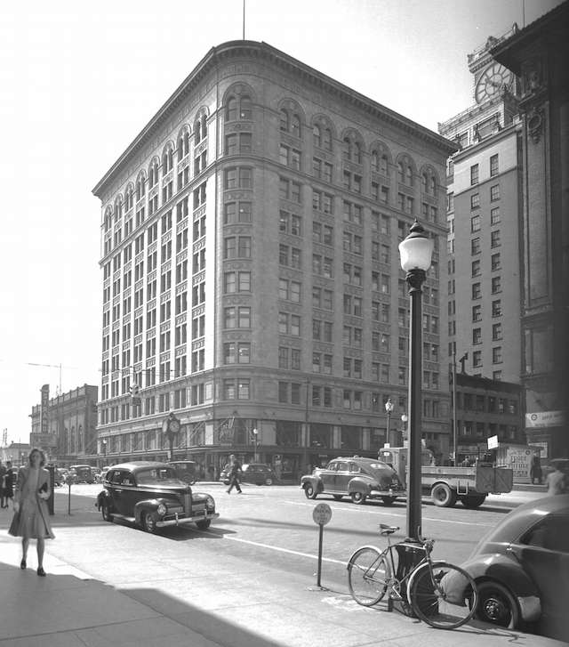 Birks Building on Georgia and Granville