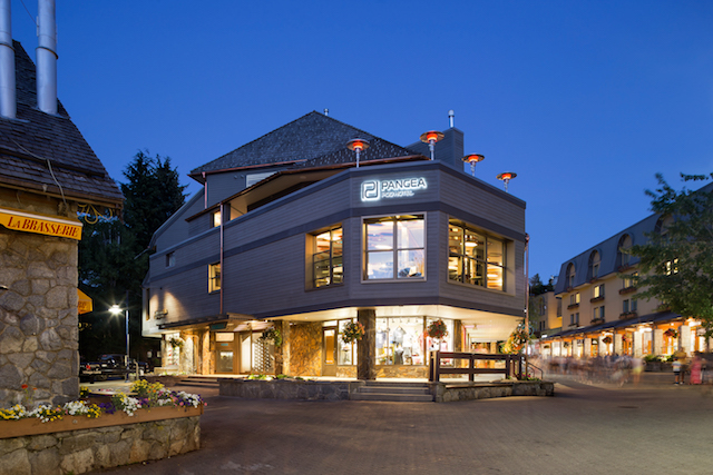 Pangea Pod Hotel - Whistler Village