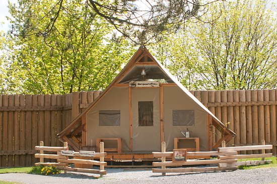 oTENTik Fort Langley Accommodations 