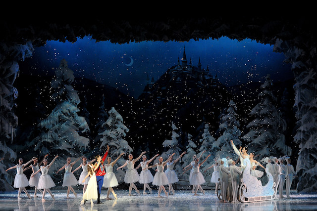 Goh Nutcracker Ballet Snow