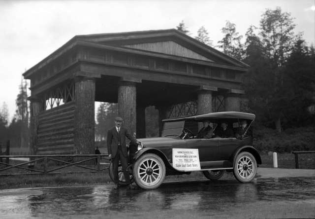 Reo Six Car at Lumberman's Arch