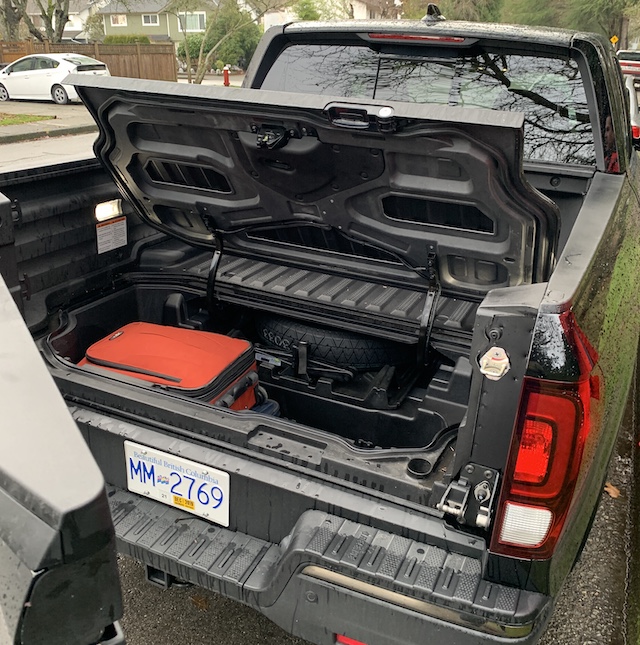 Honda Ridgeline bed-trunk