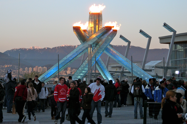 Miss604_2010_Vancouver_Olympic_Cauldron