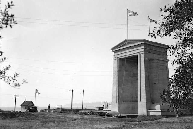 1921 Peace Arch Construction