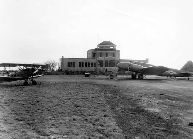 1936 Leonard Frank - Exterior of Administration building at Sea Island Airport. Archives# Air P44