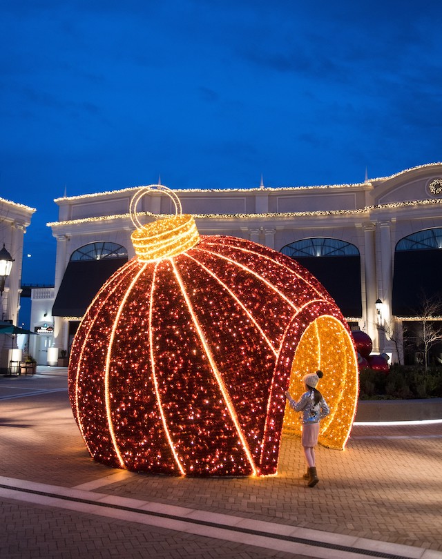 McArthurGlen Bauble Christmas