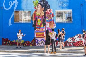 Vancouver Mural Festival Tour. Photo credit Gabriel Martins