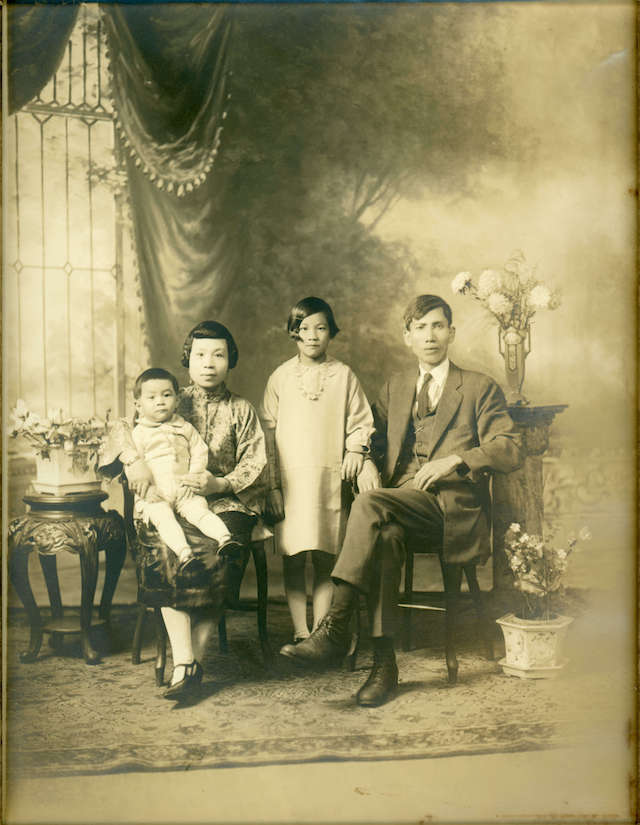 Photo of the Mah family. Yucho Chow Studio Photo. Vancouver Archives # 2021-034.208. 