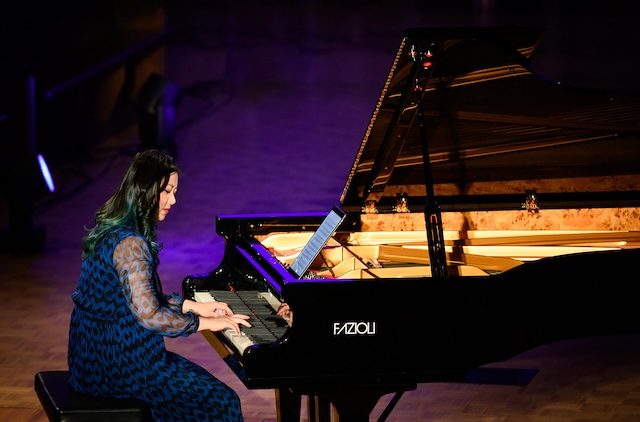 Photos of Vicky Chow performing Philip Glass’ Piano Etudes Book 1 at Christ Church Cathedral in 2023, presented by Music on Main. Photos by Jan Gates.