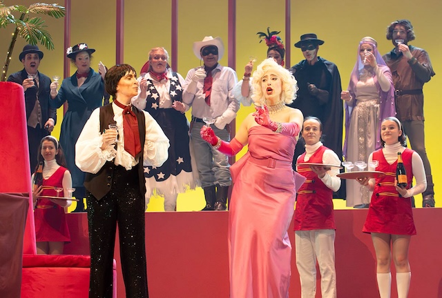 Vancouver Opera Die Fledermaus