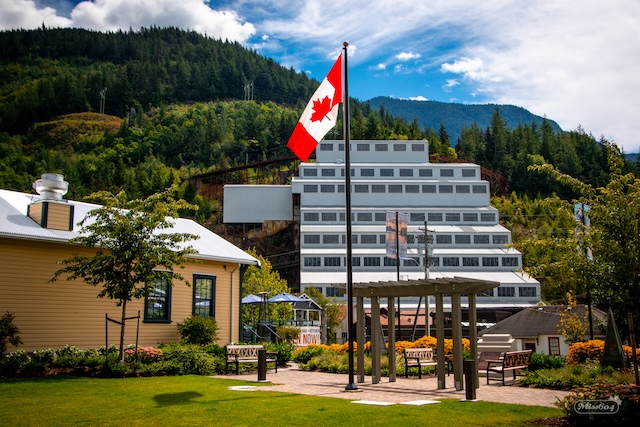 Britannia Village - Miss604 Photo