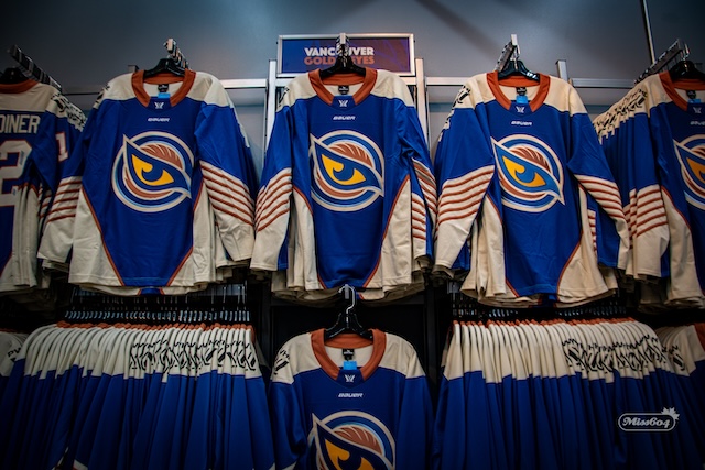 vancouver goldeneyes jersey Miss604 Bollwitt photo